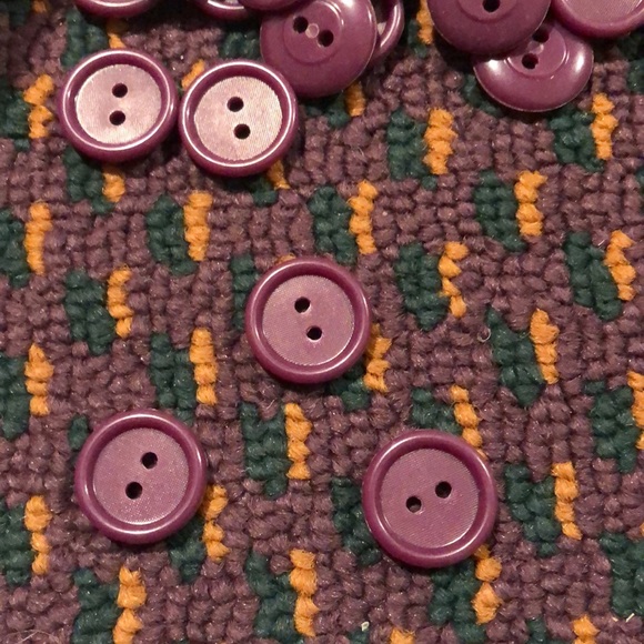 NWOT lot of 2 hole purple buttons - Picture 4 of 11
